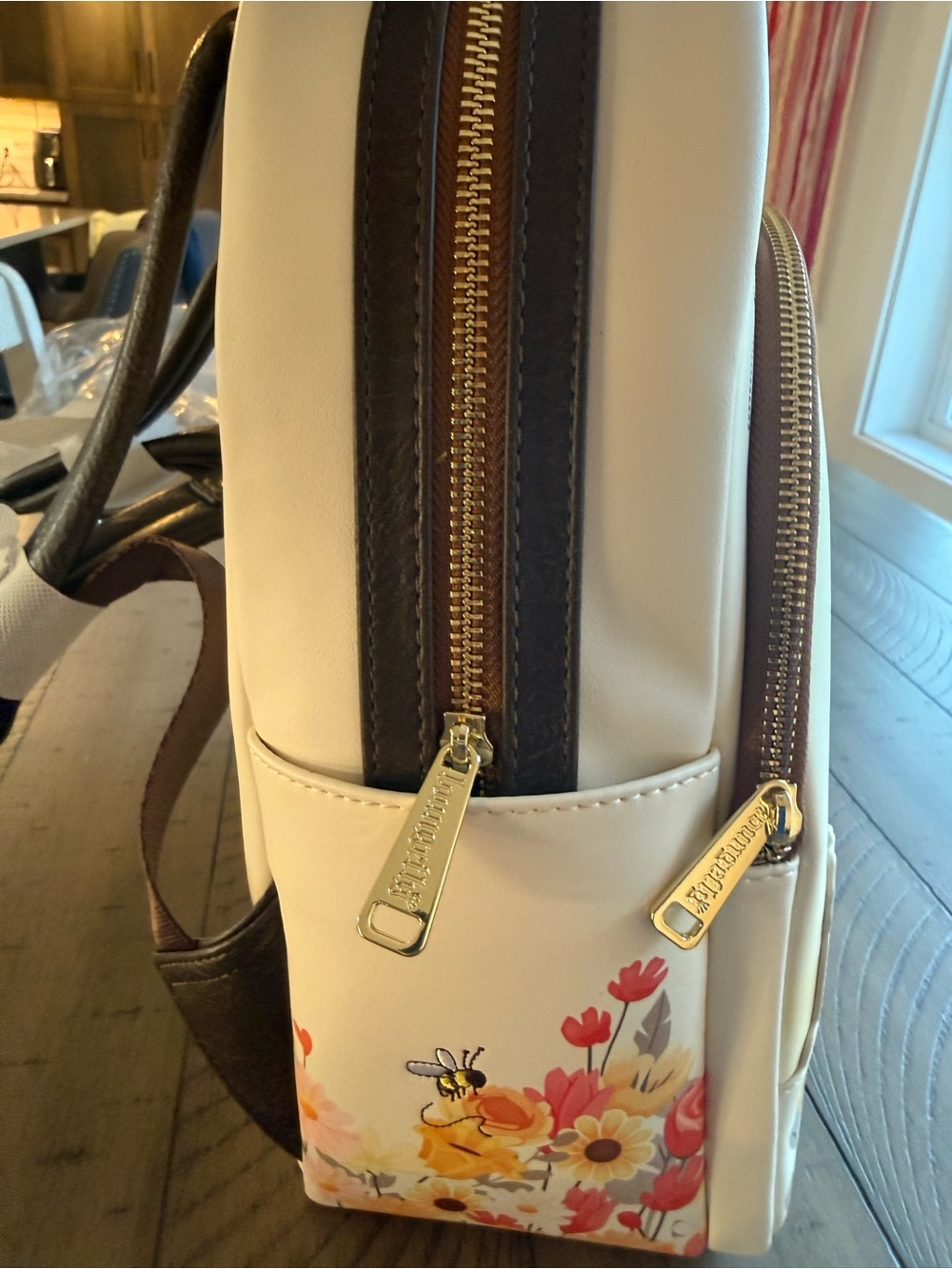 Disney Loungefly Winnie the Pooh Cream & Red midsize Backpack NWT - Picture 5 of 7